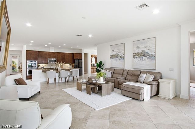 4433 Tamarind WAY, Naples, FL 34119