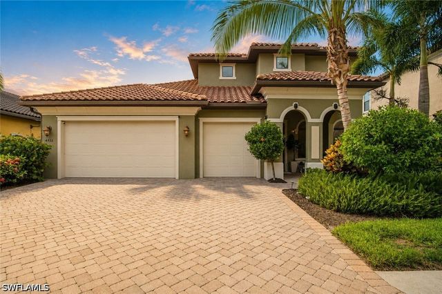 4433 Tamarind WAY, Naples, FL 34119
