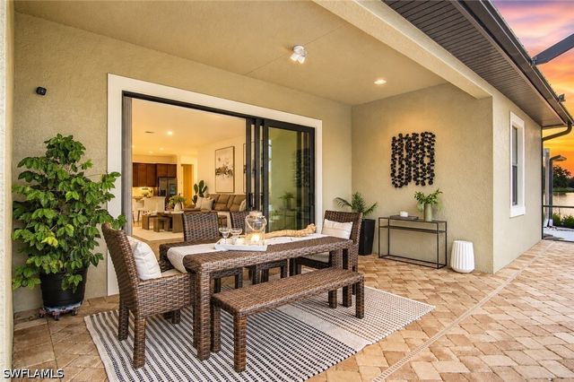 4433 Tamarind WAY, Naples, FL 34119