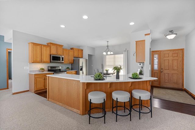 1960 Foxcroft LANE, Waukesha, WI 53189