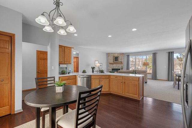 1960 Foxcroft LANE, Waukesha, WI 53189