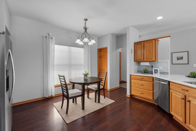 1960 Foxcroft LANE, Waukesha, WI 53189