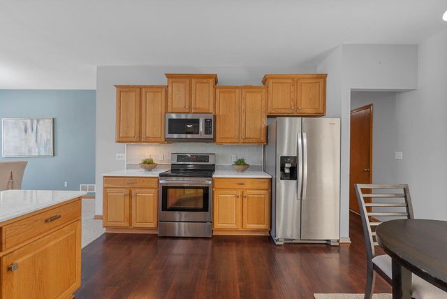 1960 Foxcroft LANE, Waukesha, WI 53189