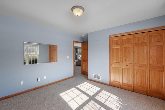 1960 Foxcroft LANE, Waukesha, WI 53189