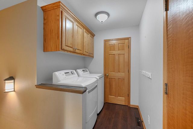 1960 Foxcroft LANE, Waukesha, WI 53189