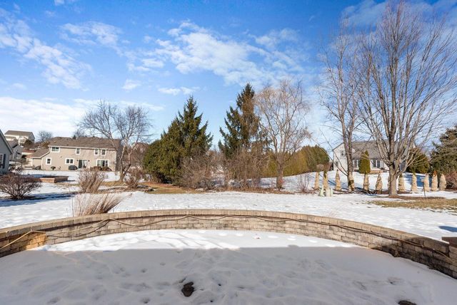 1960 Foxcroft LANE, Waukesha, WI 53189