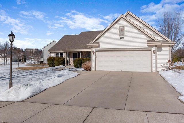 1960 Foxcroft LANE, Waukesha, WI 53189