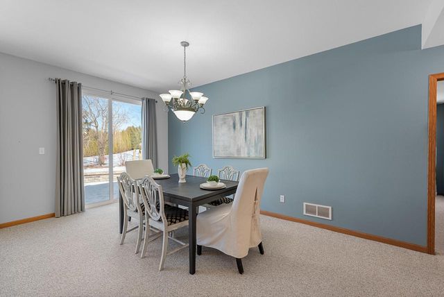 1960 Foxcroft LANE, Waukesha, WI 53189