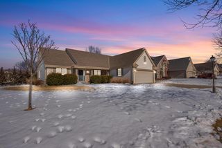 1960 Foxcroft LANE, Waukesha, WI 53189