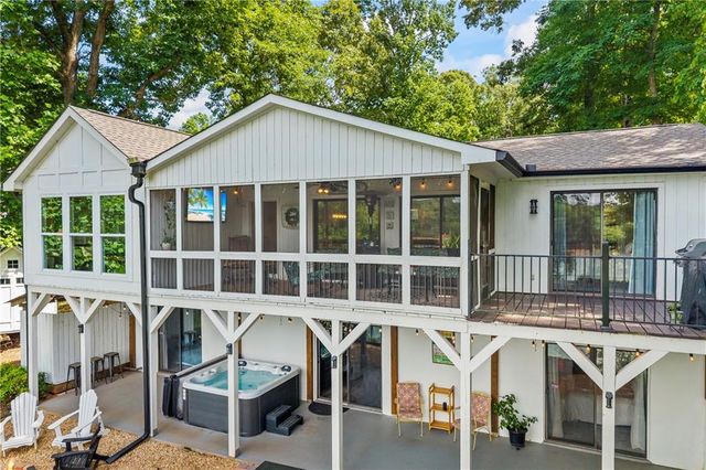 214 Sugar Cane Drive, Hartwell, GA 30643