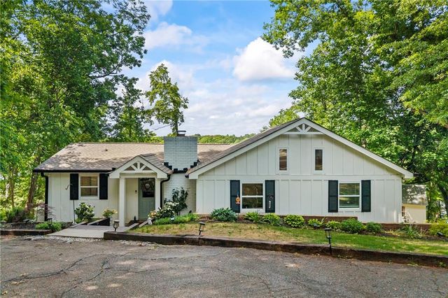 214 Sugar Cane Drive, Hartwell, GA 30643