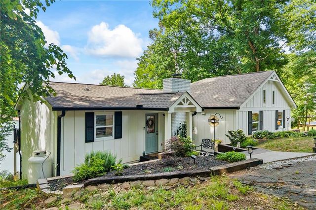 214 Sugar Cane Drive, Hartwell, GA 30643