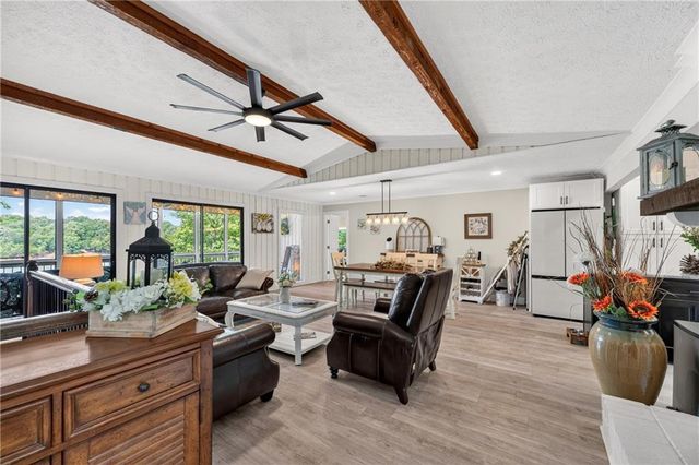 214 Sugar Cane Drive, Hartwell, GA 30643