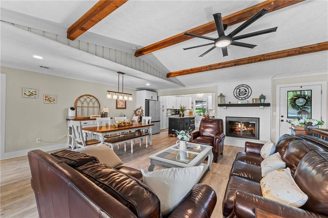 214 Sugar Cane Drive, Hartwell, GA 30643