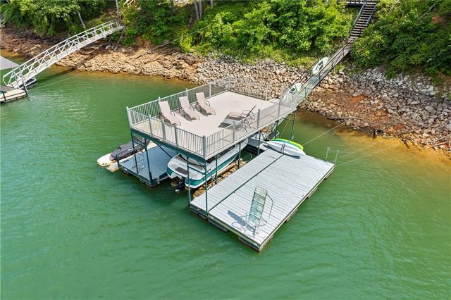 214 Sugar Cane Drive, Hartwell, GA 30643