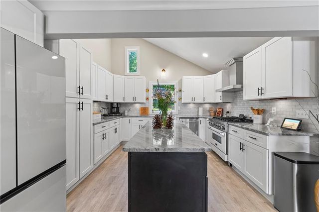 214 Sugar Cane Drive, Hartwell, GA 30643