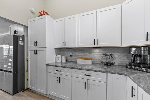 214 Sugar Cane Drive, Hartwell, GA 30643