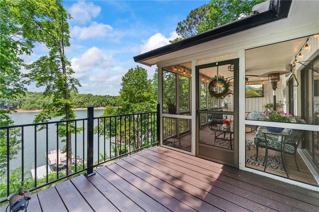 214 Sugar Cane Drive, Hartwell, GA 30643