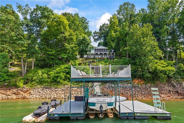 214 Sugar Cane Drive, Hartwell, GA 30643