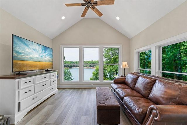 214 Sugar Cane Drive, Hartwell, GA 30643