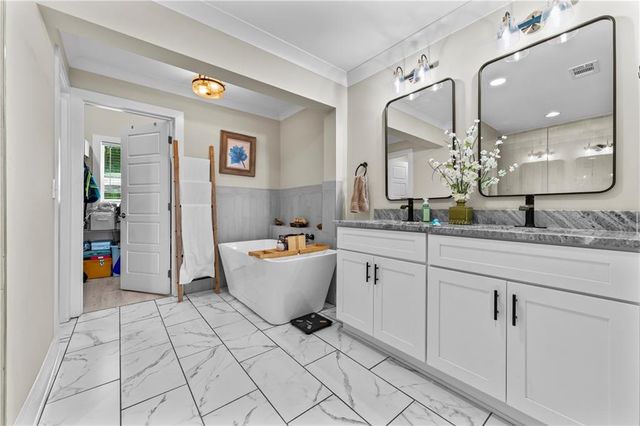 214 Sugar Cane Drive, Hartwell, GA 30643