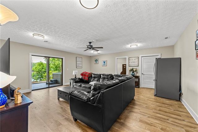 214 Sugar Cane Drive, Hartwell, GA 30643
