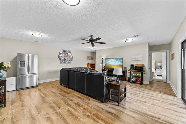 214 Sugar Cane Drive, Hartwell, GA 30643