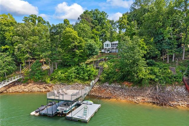 214 Sugar Cane Drive, Hartwell, GA 30643