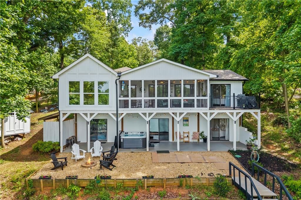 214 Sugar Cane Drive, Hartwell, GA 30643