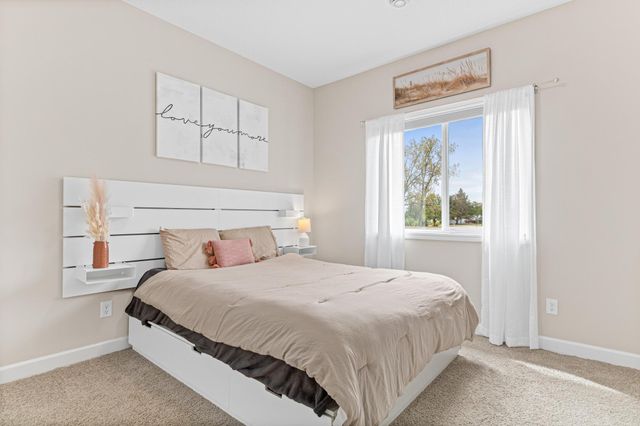 347 Riverview Circle, Hanover, MN 55341