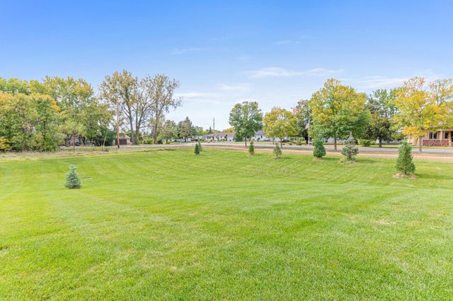 347 Riverview Circle, Hanover, MN 55341