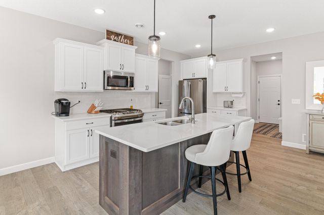 347 Riverview Circle, Hanover, MN 55341