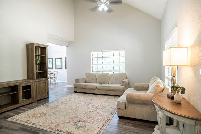696 Indian Trail, Decatur, TX 76234