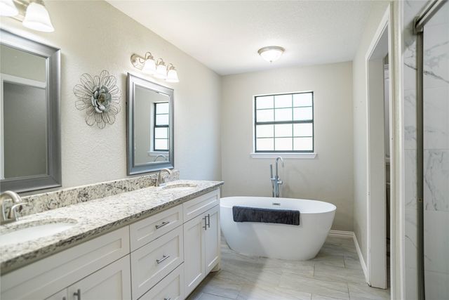 696 Indian Trail, Decatur, TX 76234