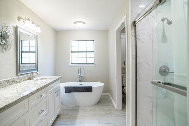 696 Indian Trail, Decatur, TX 76234