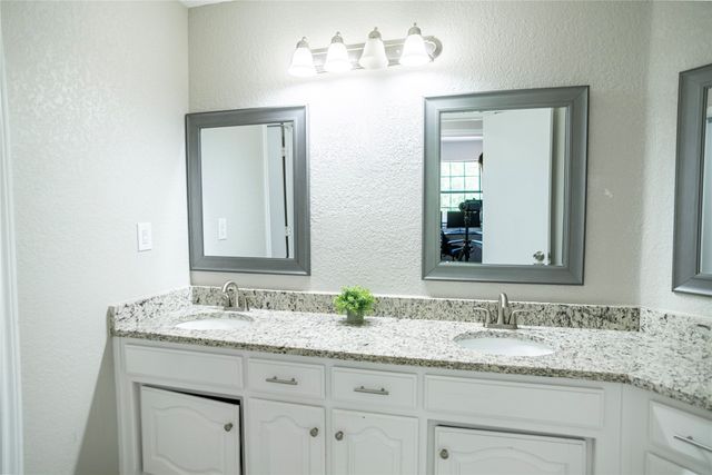 696 Indian Trail, Decatur, TX 76234