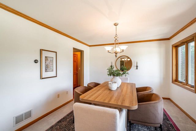 S67W20071 Benjamin COURT, Muskego, WI 53150