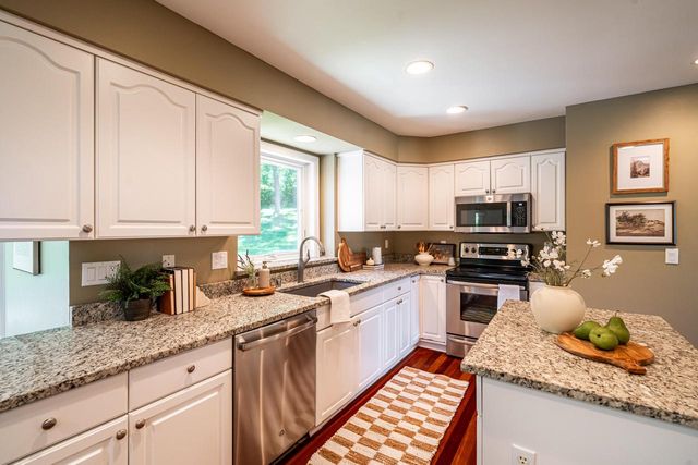 S67W20071 Benjamin COURT, Muskego, WI 53150