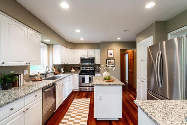 S67W20071 Benjamin COURT, Muskego, WI 53150