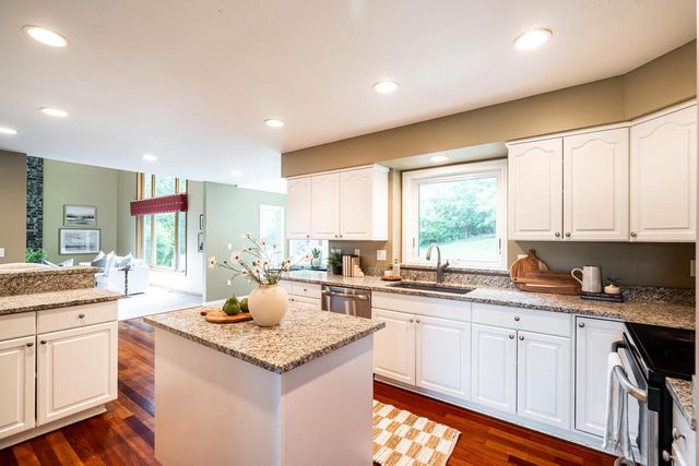 S67W20071 Benjamin COURT, Muskego, WI 53150