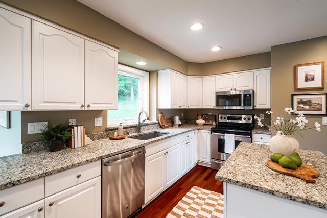 S67W20071 Benjamin COURT, Muskego, WI 53150