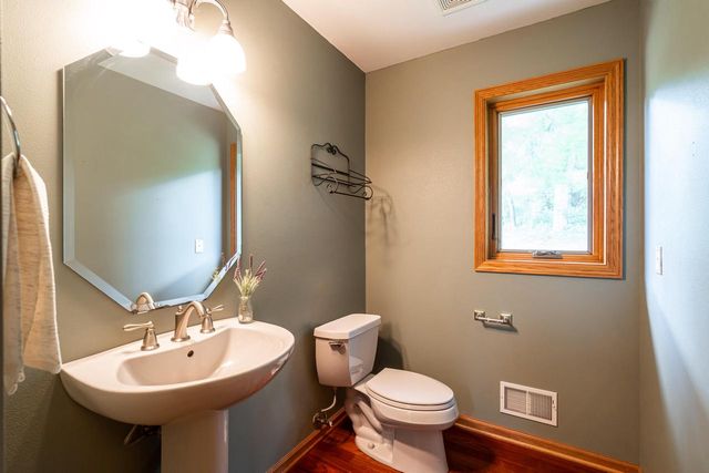 S67W20071 Benjamin COURT, Muskego, WI 53150