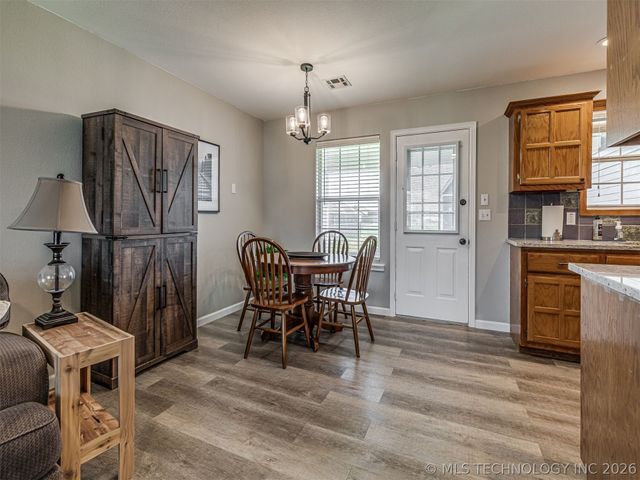 1141 Haynie Street, Skiatook, OK 74070