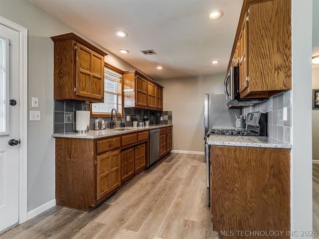 1141 Haynie Street, Skiatook, OK 74070