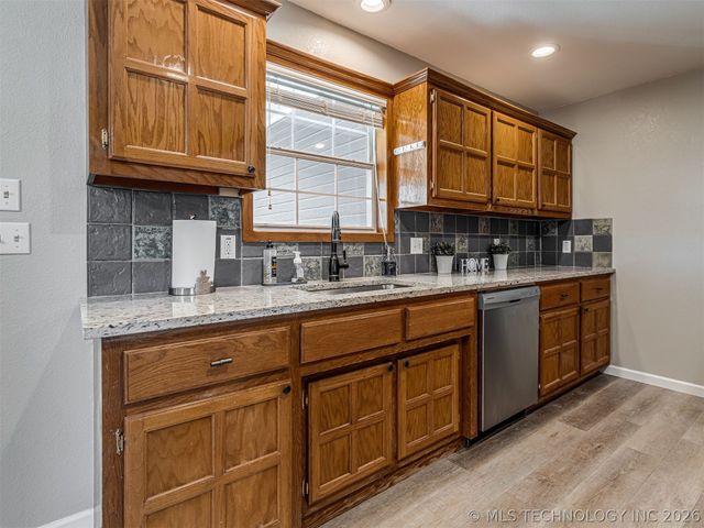 1141 Haynie Street, Skiatook, OK 74070