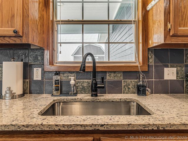 1141 Haynie Street, Skiatook, OK 74070