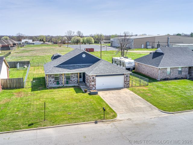 1141 Haynie Street, Skiatook, OK 74070