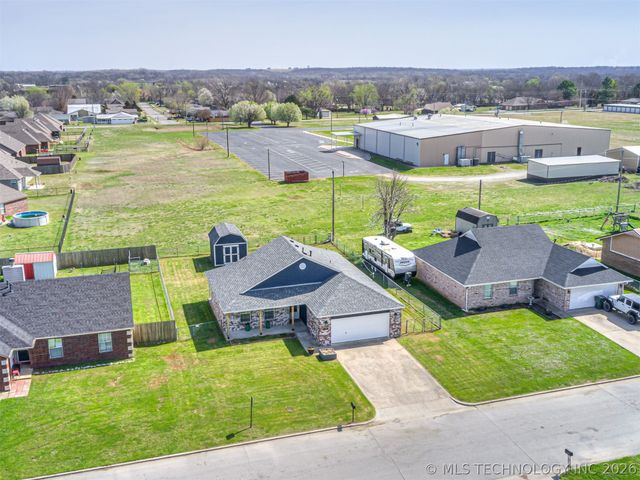 1141 Haynie Street, Skiatook, OK 74070