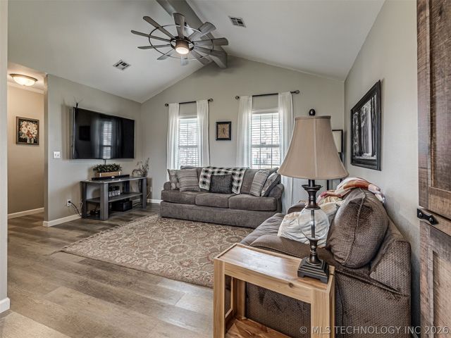 1141 Haynie Street, Skiatook, OK 74070