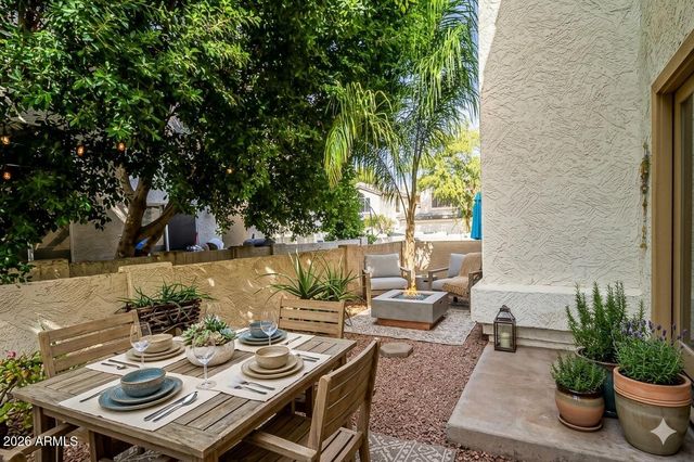 528 S SUNRISE Drive, Gilbert, AZ 85233